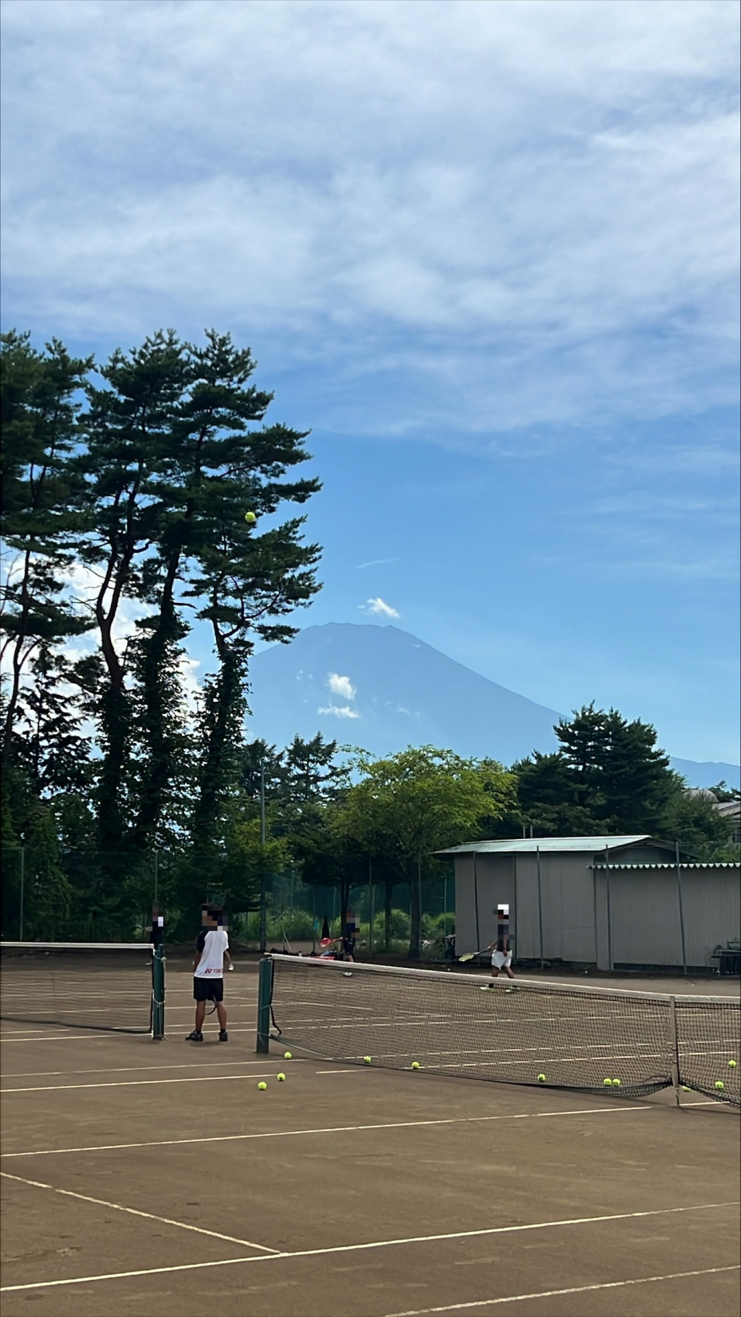富士山が写っている -モザイク